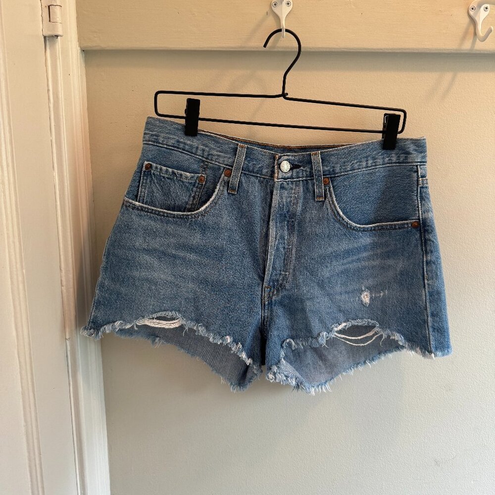 Levi's - 501 ORIGINAL FIT HIGH RISE WOMEN'S SHORTS; Size W30